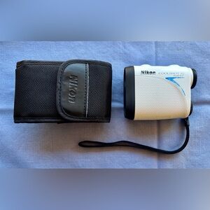 Nikon CoolShot 20 Range Finder 6x20 6.0° w/carrying case